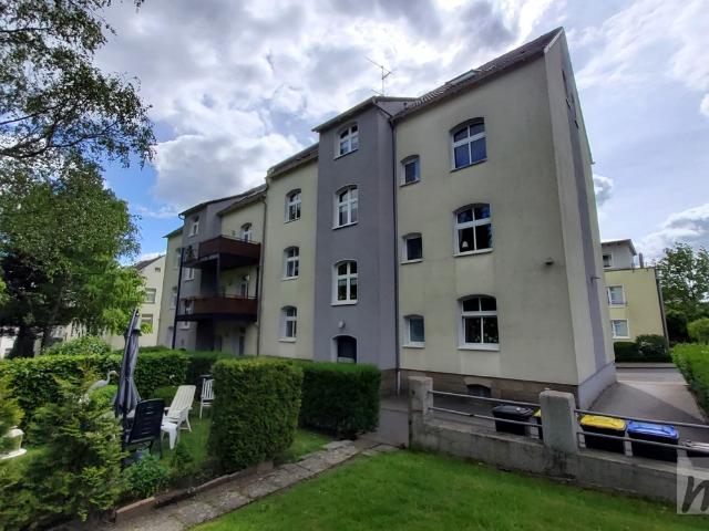Schöne lichtdurchflutete Wohnung im 1. OG mit separatem Mansardenzimmer!