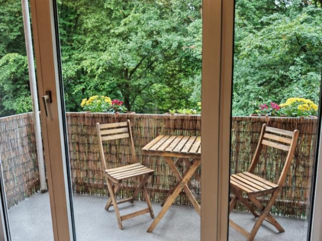 Schöne möblierte Wohnung für 6 Monate im Grünen in Barmbek zu vergeben