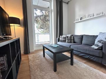 Schöne möblierte 2 Zimmer Altbauwohnung in Neuss Stadtmitte mit Internetzugang
