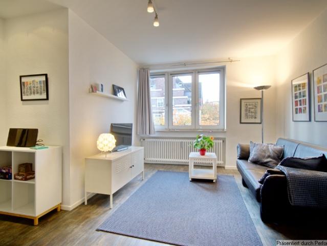 Schöne möblierte 2 Zimmer Wohnung mit Balkon und Blick in den Garten, in einer gepflegten, ruhigen Wohnlage