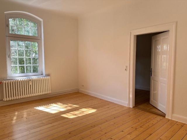 schöne möblierte 2 Zimmer Wohnung mit Wintergarten