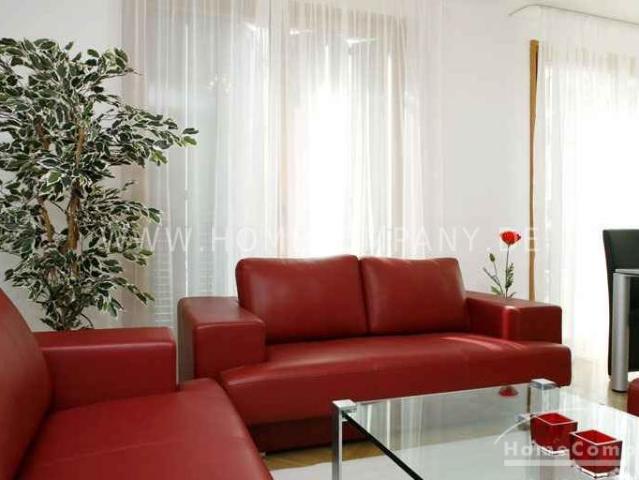 Schöne möblierte 4 Zimmer Wohnung mit Terrasse im Westend