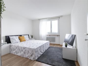 Schöne moderne 3.5 Zimmerwohnung mit Balkon und grüne Umgebung