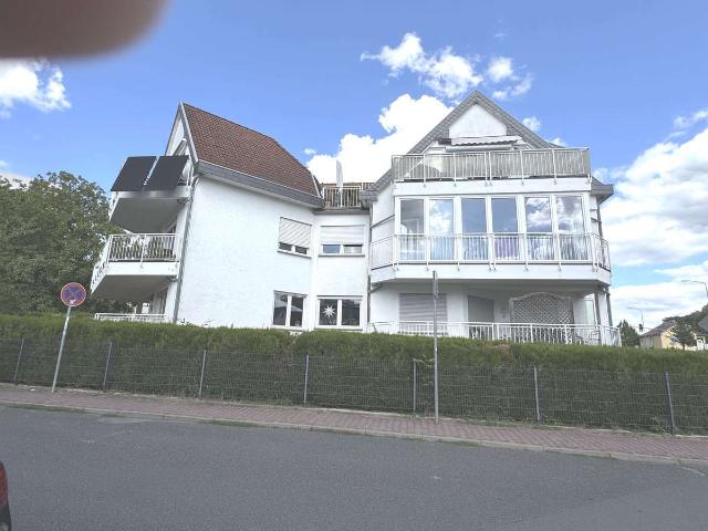 Schöne, moderne, helle und sonnige 3 Zimmer Wohnung mit Balkon