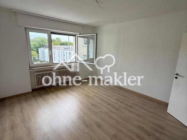 Schöne moderne helle Wohnung i. 3. Obergeschoss mit gr. Balkon