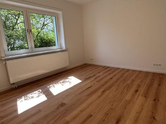 Schöne modernisierte 3 Zimmer Wohnung