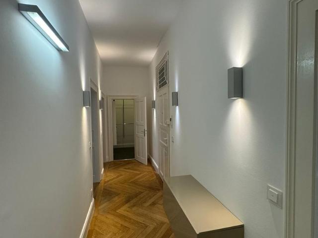 Schöne modernisierte Altbauwohnung im Herzen Schwabings Teilmöbliert