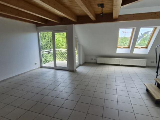 Schöne Maisonette Wohnung in.
