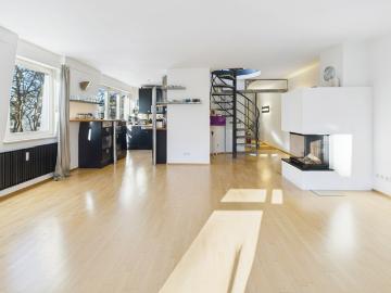 Schöne Maisonette Dachgeschosswohnung in einem kleinen Mehrfamilienhaus mit nur 6 Einheiten in Solln