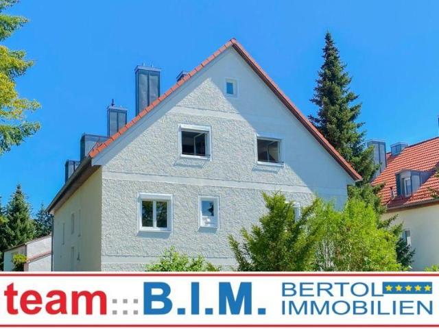 Schöne Maisonette mit Balkon, Gartennutzung, hochwertiger Einbauküche und sehr modernen Bädern