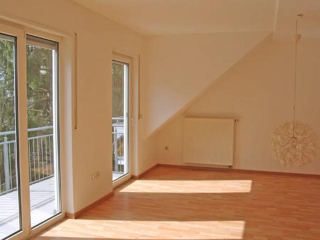 Schöne Maisonette mit Balkon