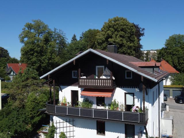 Schöne Mansardenwohnung mit herrlichem See und Alpenblick in Starnberg