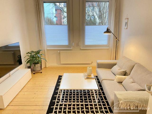 Schöne, neu eingerichtete 2 Zi. Wohnung, 2. OG
