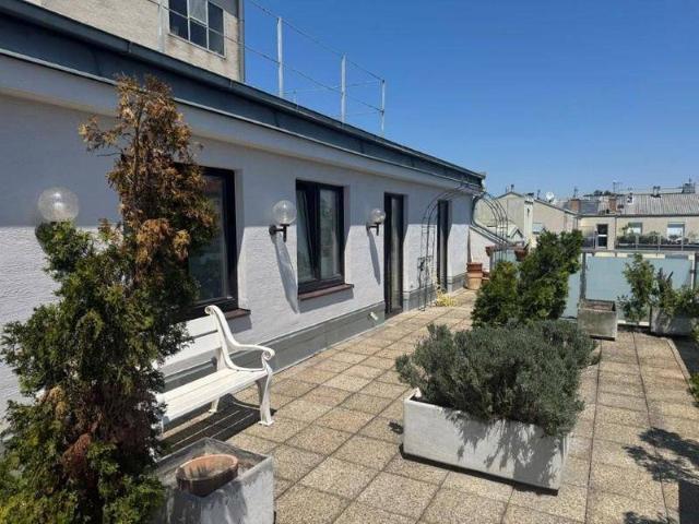 Renovierte Mietwohnung mit großer Terrasse! Heizung und Warmwasser inkludiert!
