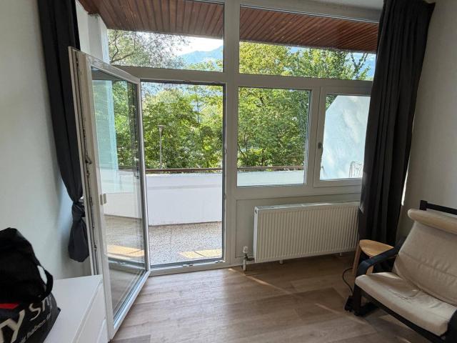 Schöne sanierte Garconniere mit Balkon am Inn