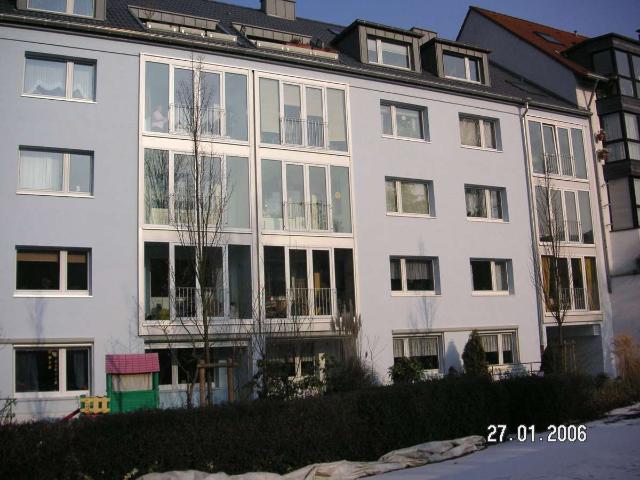 Schöne provisionsfreie 2 Zimmer Dachgeschoßwohnung in Düsseldorf Wersten
