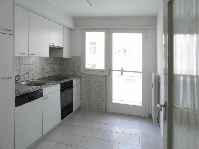 Schöne, renovierte 4½ Zi Wohnung im 3.OG hili mit 2 Balkonen