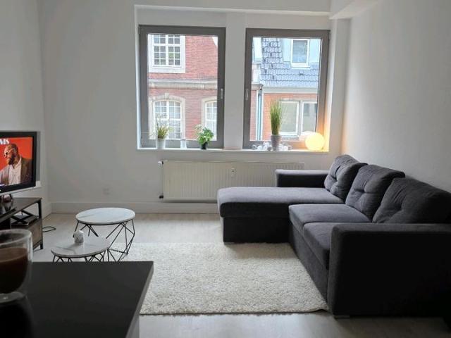 Schöne renovierte 2 Zi. W. mit Balkon und Einbauküche in Düsseldo