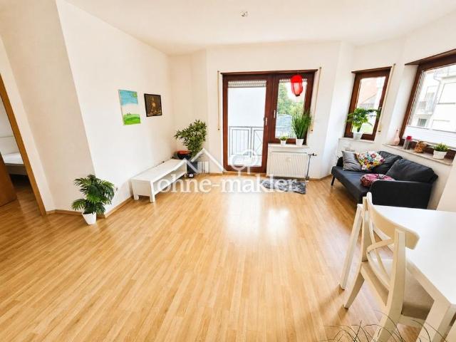 Schöne, renovierte, teilmöblierte 2 Zimmer Wohnung in zentraler, ruhiger Lage