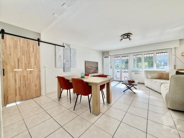 Schöne renovierte Wohnung von 90 m² mit Garage, Box und Park!