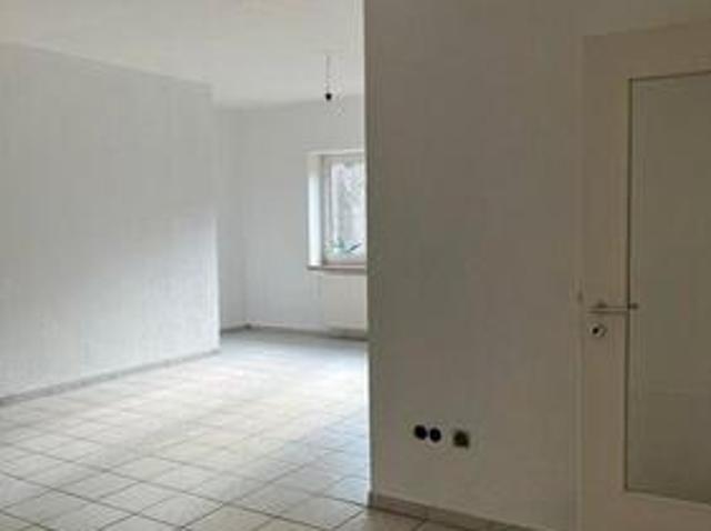 schöne renovierte Altbauwohnung EG in Duisburg Friemersheim