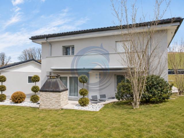 SCHÖNE, RENOVIERTE EINZELVILLA MIT GROSSZÜGIGEM GRUNDSTÜCK UND WEITBLICK