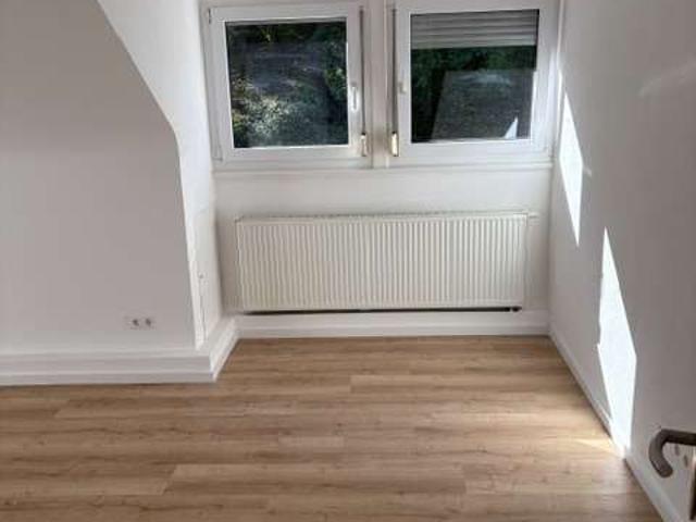 Schöne, ruhige Dachgeschosswohnung nähe Killesberg, komplett renoviert