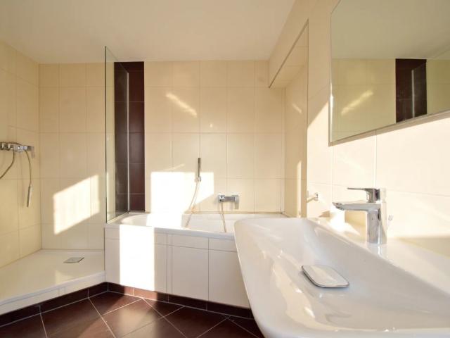 Schöne ruhige 4 Zimmer Wohnung mit Blick über den Dächern Bürgstadts