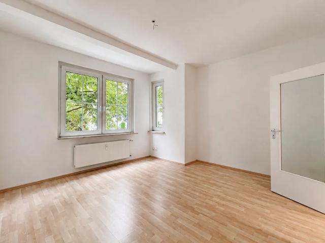 Schöne rund 81m² große 3 Zimmer Wohnung mit Tageslichtbad und überdachtem Balkon