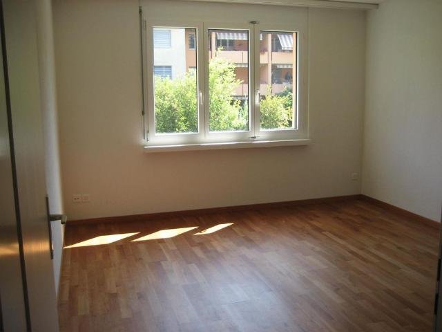Schöne Wohnung an ruhiger Lage in Gattikon