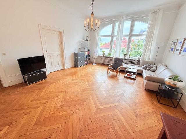 Schöne Wohnung im sanierten Altbau! *City West