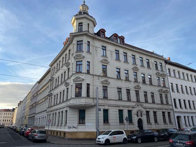 Schöne Wohnung in einem stilvollen Gründerzeithaus von 1905