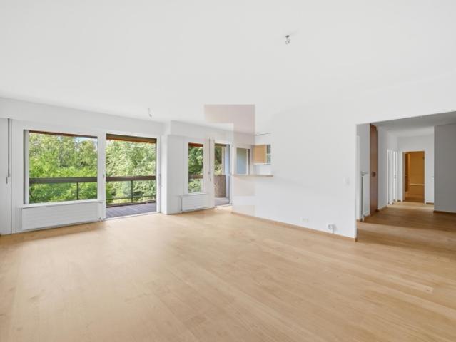 Schöne Wohnung in einer Residenz mit Hallenbad