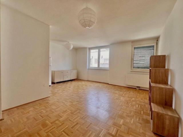 Schöne Wohnung mit zentral begehbarem Grundriss in ruhiger Seitengasse nächst Döblinger Privatklinik!
