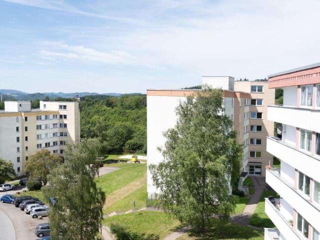 Schöne Wohnung mit Balkon zu tollem Preis! Auch für WGs geeignet!WBS erforderlich