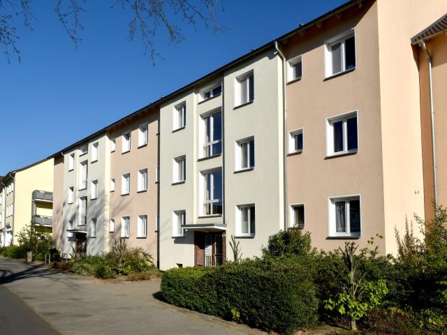 Schöne Wohnung mit Balkon / 1.OG. links