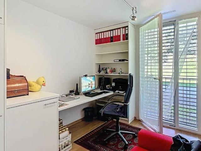 Schöne Wohnung mit Garten in Mont sur Lausanne!