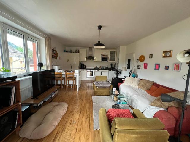 Schöne Wohnung mit großem Balkon