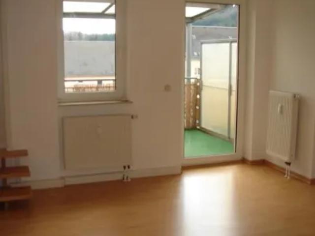 schöne Wohnung mit großem BALKON in Südvorstadt