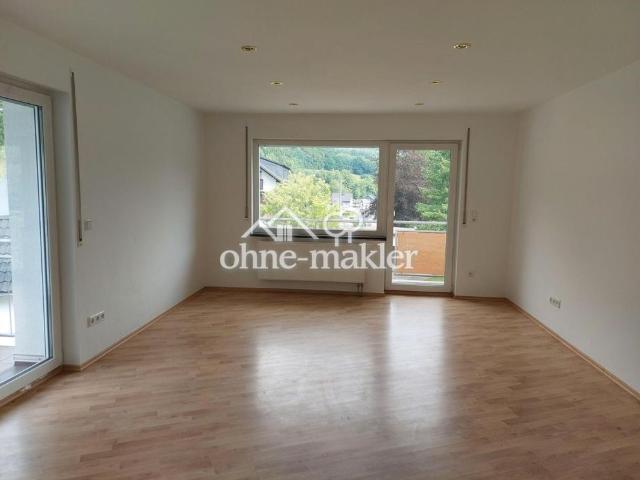 Schöne Wohnung mit zwei Balkonen im Grünen