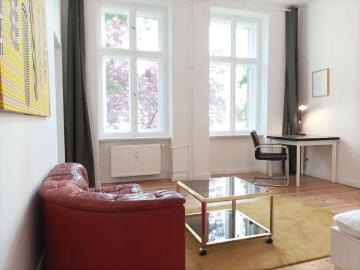 Schöne Wohnung neben dem Kanal