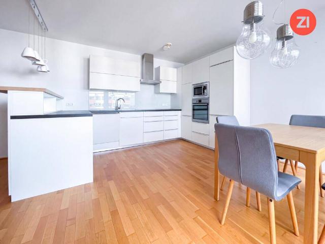 Schöne teilmöblierte 2 Zimmer Wohnung mit Balkon zum Innenhof Kaisergasse Linz