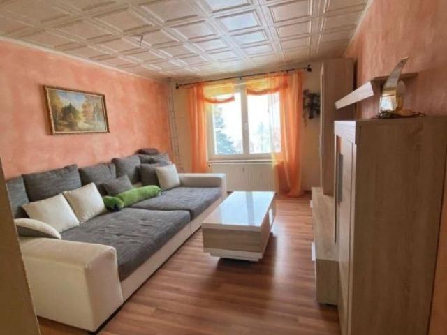 Schöne teilmöblierte 3 Raum Wohnung incl. Einbauküche