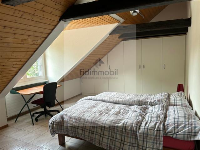 SCHÖNES TEILWEISE RENOVIERTES APARTMENT IN DER DORFBEWOHNUNG