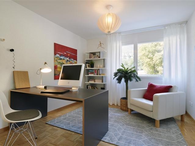 Wunderschöne, teilweise renovierte 3,5 Zimmer Wohnung im ersten Stock im ersten Stock