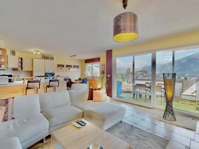 Schöne Terrassenwohnung mit Garage und atemberaubender Aussicht!