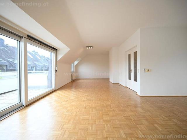 schöne Terrassenwohnung mit Indoor Pool + Garage