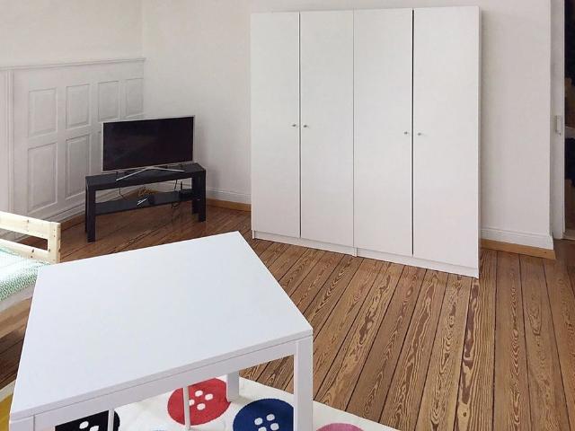 Schöne und gut ausgestattete Zimmer mit Blick auf die Aare