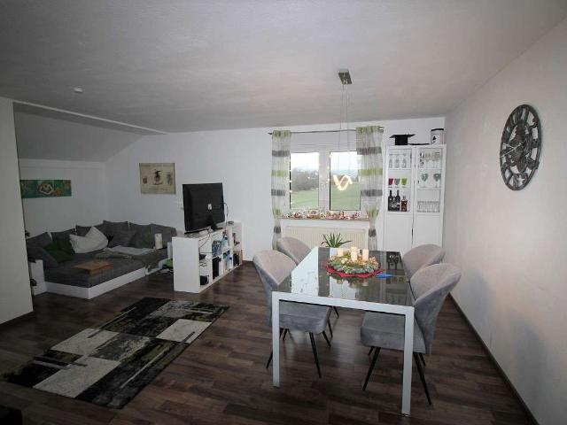 Schöne und gepflegte 3 Zimmer Wohnung mit EBK in Homburg