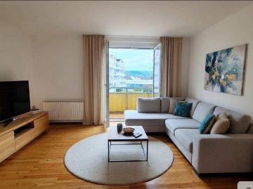 Wels, Oberösterreich - Balkon, Ausgestattete Küche